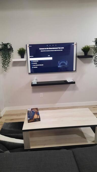 Carsonway Basement Suite Эдмонтон Экстерьер фото