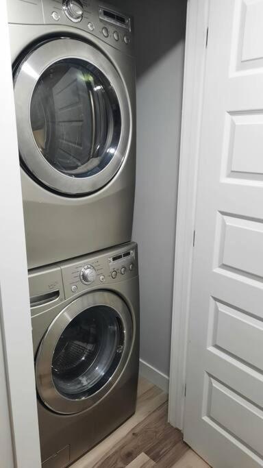 Carsonway Basement Suite Эдмонтон Экстерьер фото